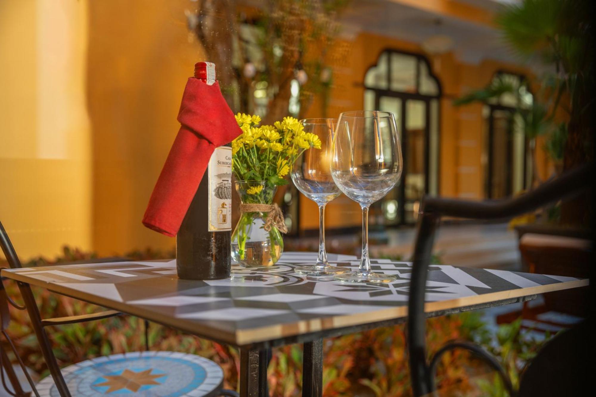 Hoi An Babylon Riverside Hotel & Spa 外观 照片